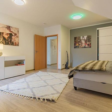 Altstadtapartment, 80 Qm,2 Schlafzimmer,Parkplatz,Netflix Chociebuż Zewnętrze zdjęcie