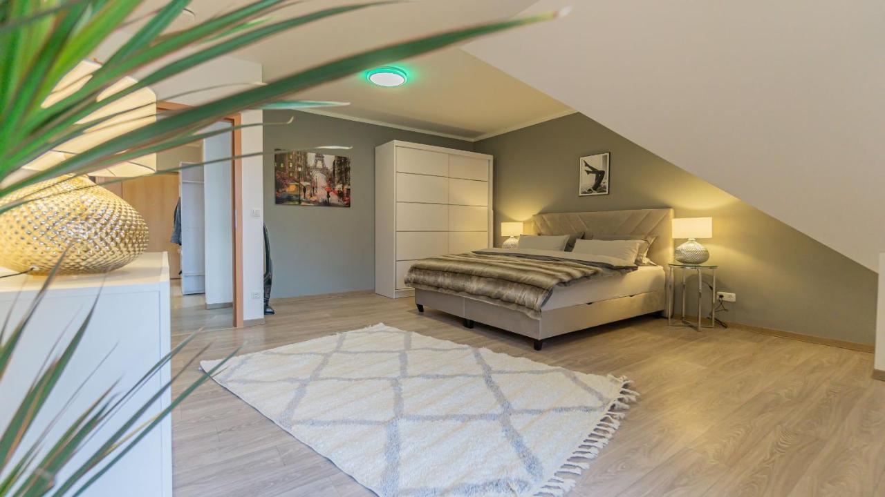 Altstadtapartment, 80 Qm,2 Schlafzimmer,Parkplatz,Netflix Chociebuż Zewnętrze zdjęcie
